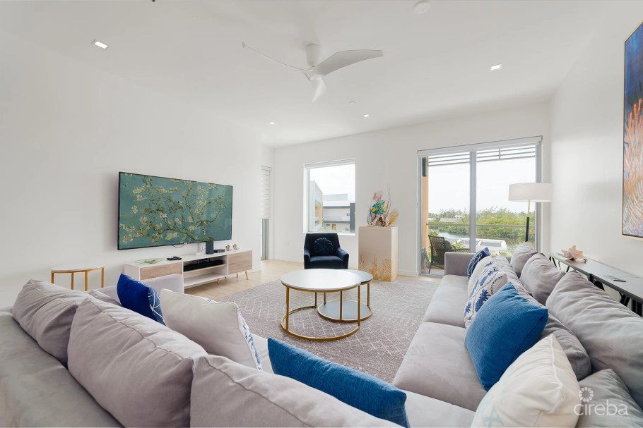One Canal Point Penthouse With Covered Roof Terrace