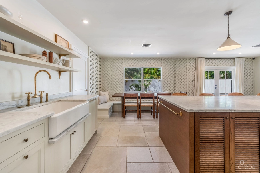 Snug Harbour Designer Renovated 4 Bedroom Home