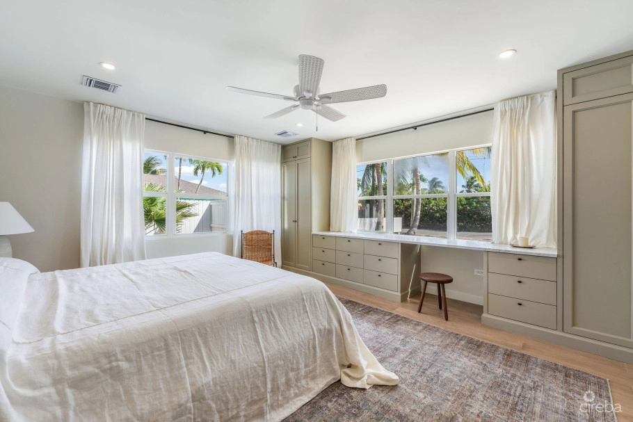 Snug Harbour Designer Renovated 4 Bedroom Home