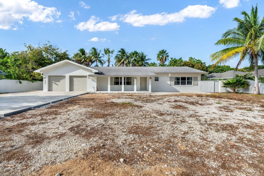 Snug Harbour Designer Renovated 4 Bedroom Home