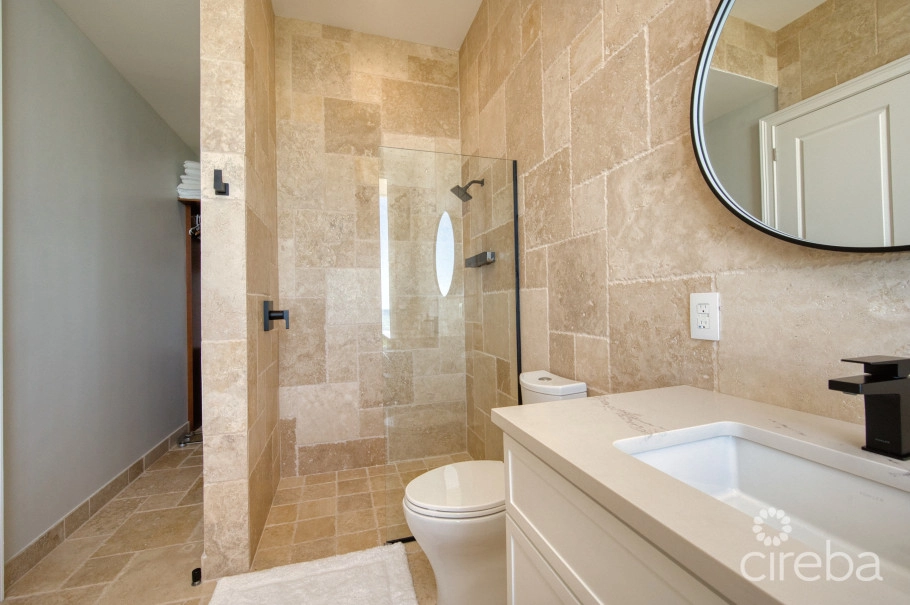 Seaside Hideaway - Fully Renovated Beachfront Gem