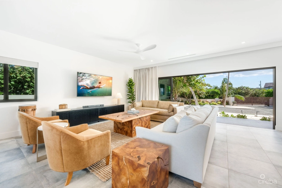 5 Bed Beach Front Estate - Halcyon Point