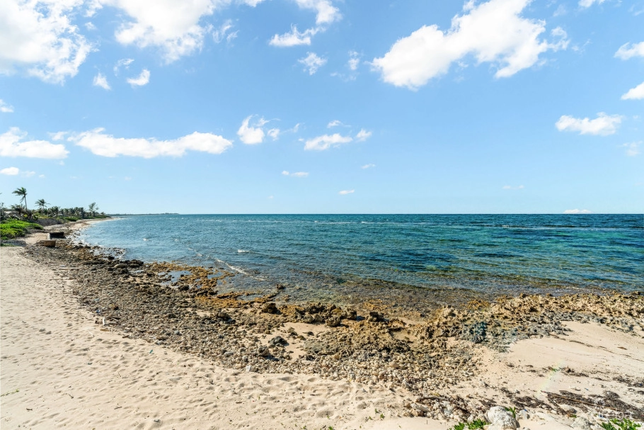 5 Bed Beach Front Estate - Halcyon Point