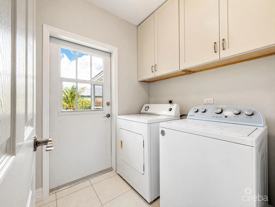 Savannah Meadows -beautifully Renovated Family Home