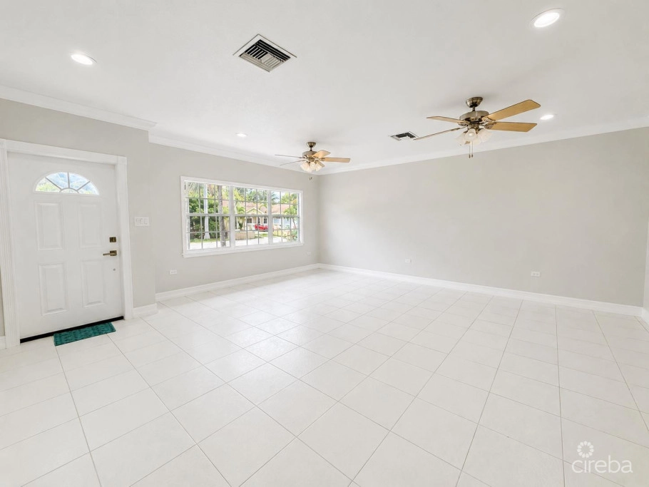 Savannah Meadows -beautifully Renovated Family Home