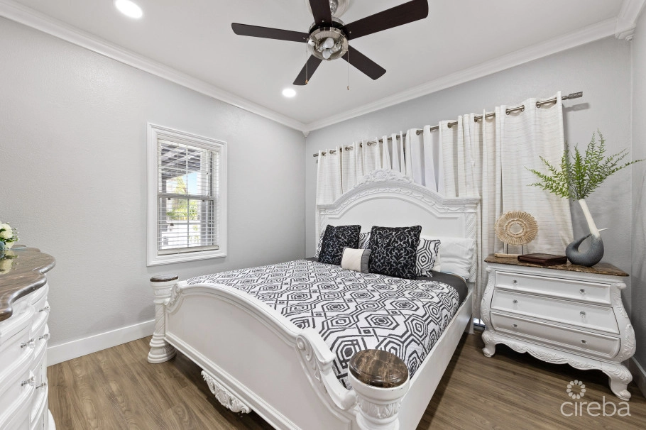 Single Family Gem In North Sound Estates