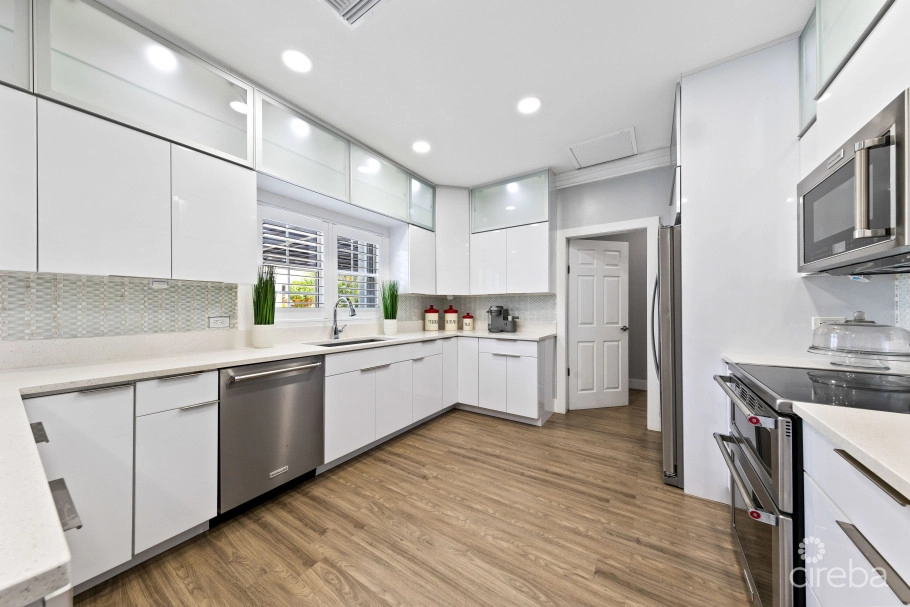 Single Family Gem In North Sound Estates