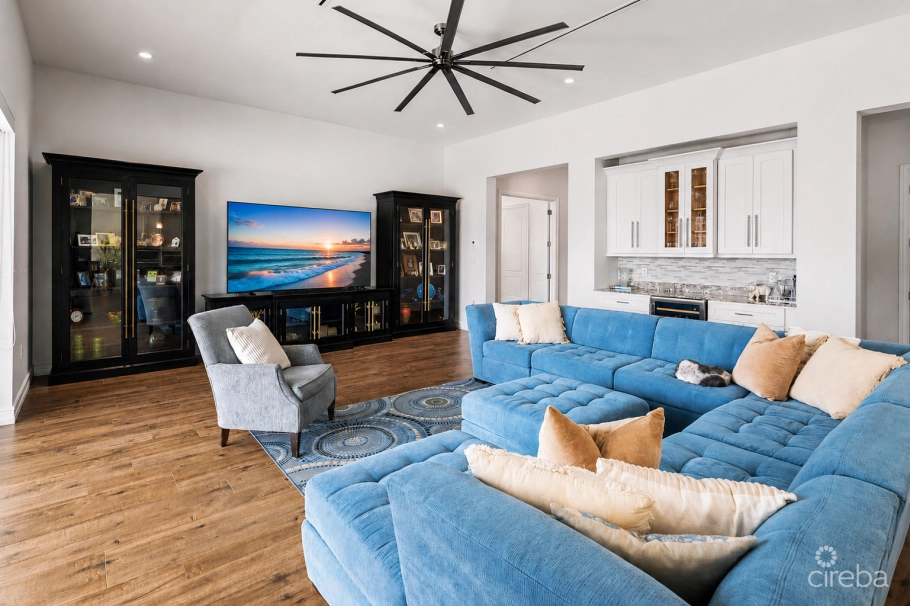 Crystal Harbour Waterfront Home