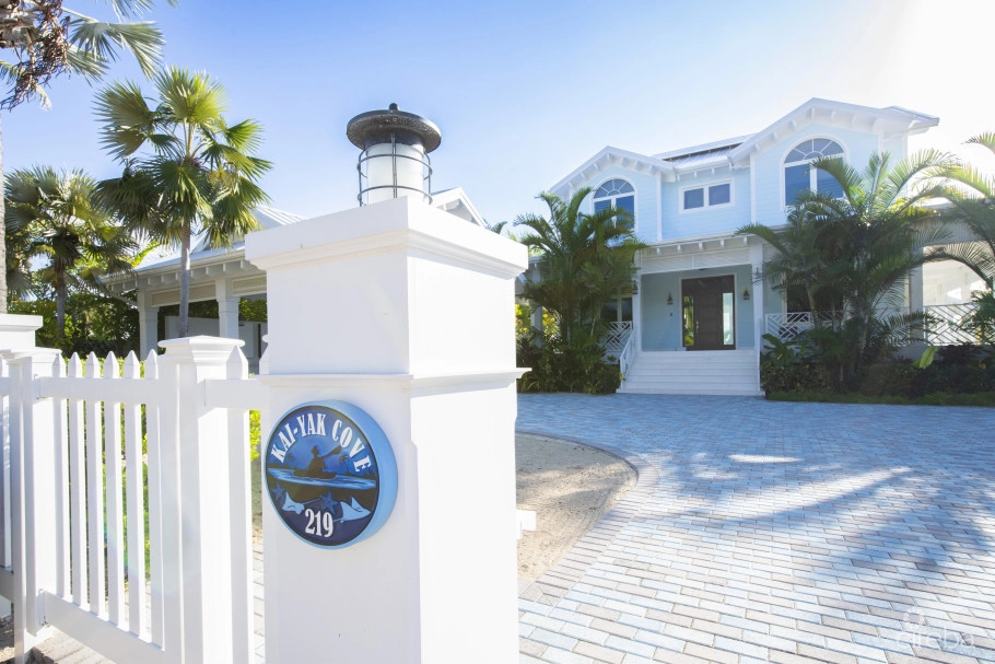 Kai-yak Cove, Cayman Kai Villa