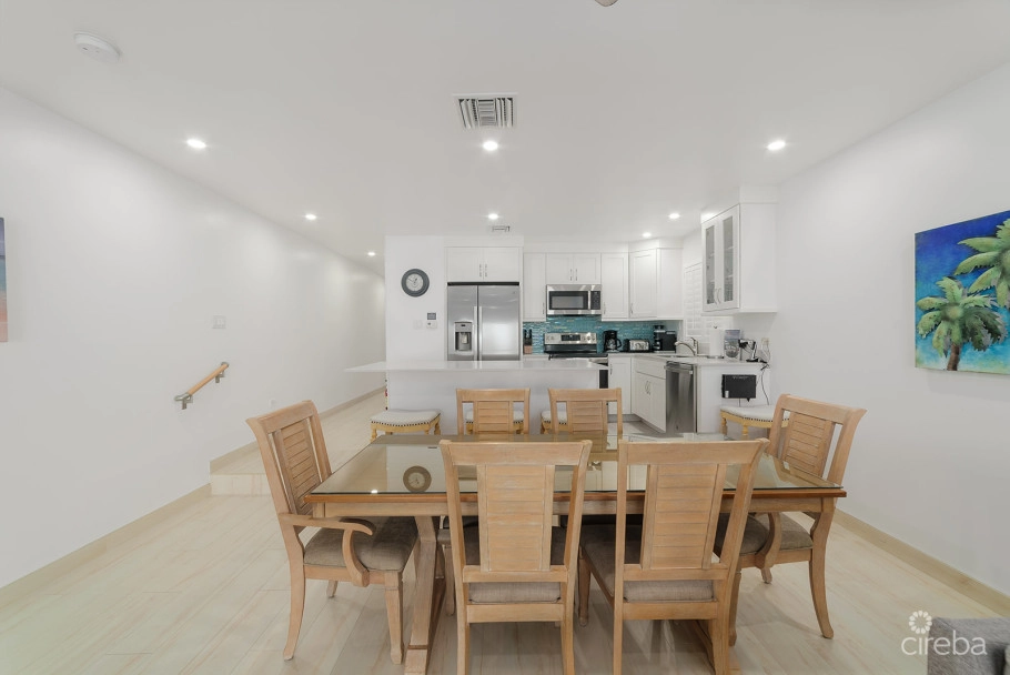 Renovated Penthouse Discovery Point Club