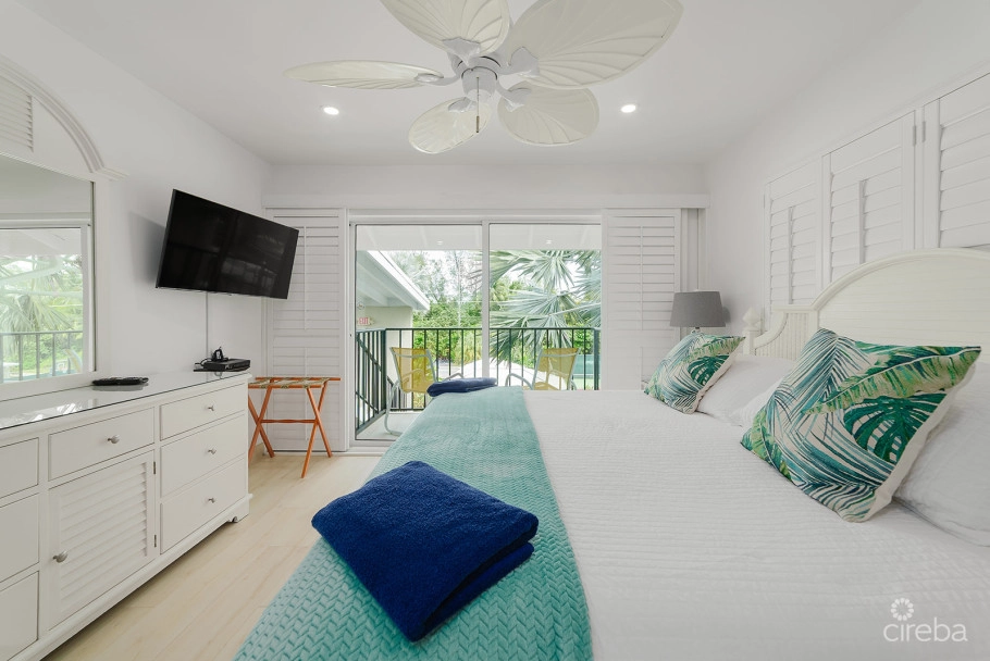 Renovated Penthouse Discovery Point Club