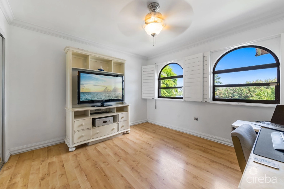 Lime Tree Bay Unique 4 Bed, 3.5 Bath With Water Views