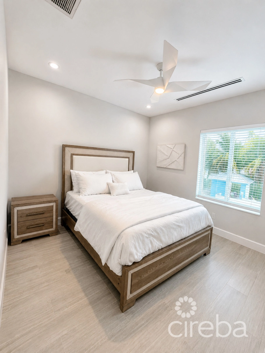 Spacious & Modern 3 Br Townhome - Excellent Location!