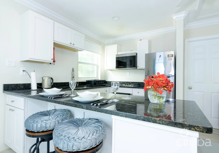 Cayman Brac Pioneer Lane House And Cottage