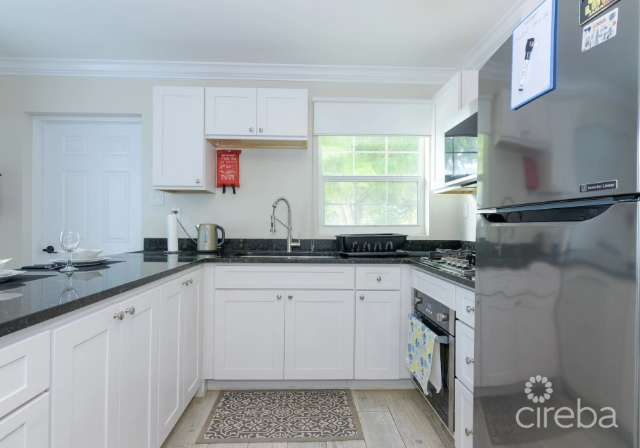 Cayman Brac Pioneer Lane House And Cottage