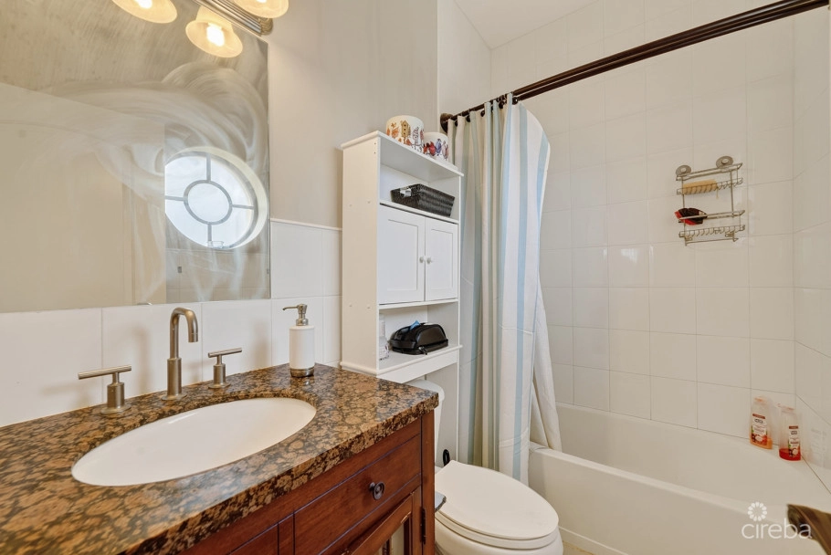 Lantern Point 3 Bedroom Condo W/ocean View Rooftop Terrace