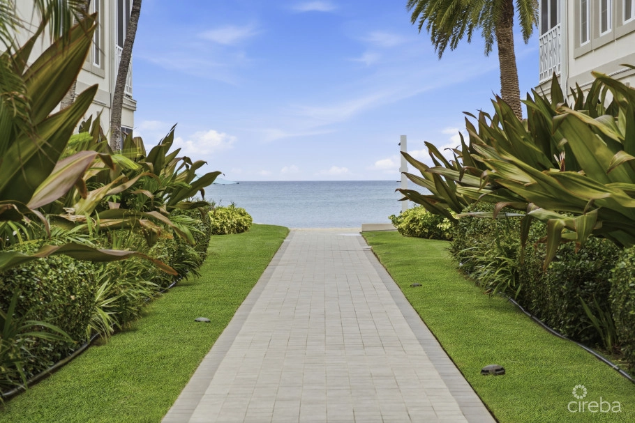 The Sovereign #12 Penthouse On Seven Mile Beach