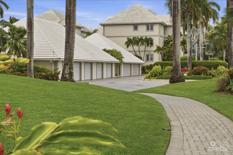 The Sovereign #12 Penthouse On Seven Mile Beach