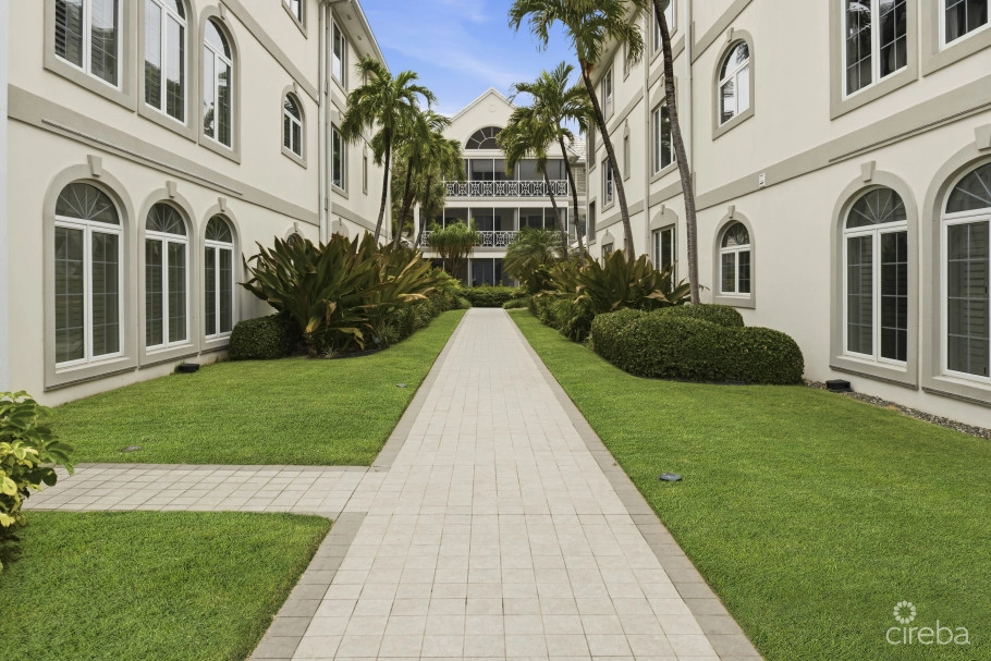 The Sovereign #12 Penthouse On Seven Mile Beach