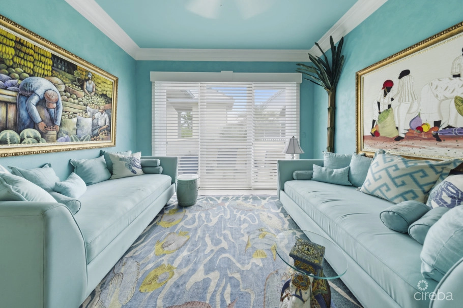 The Sovereign #12 Penthouse On Seven Mile Beach