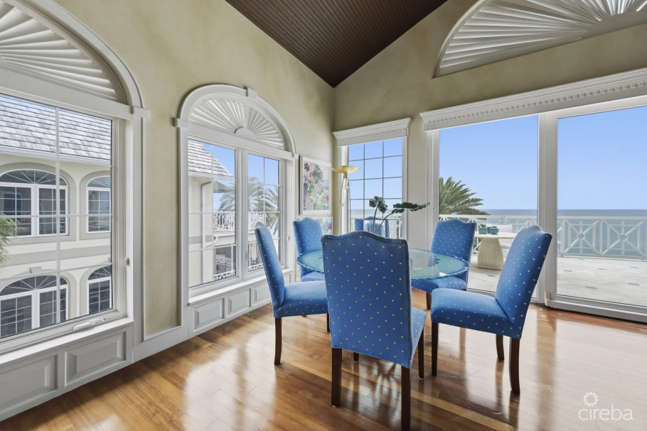 The Sovereign #12 Penthouse On Seven Mile Beach