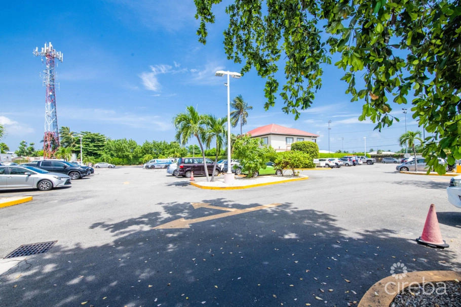 Crown Square | 16 Unit Commercial Investment Opportunity