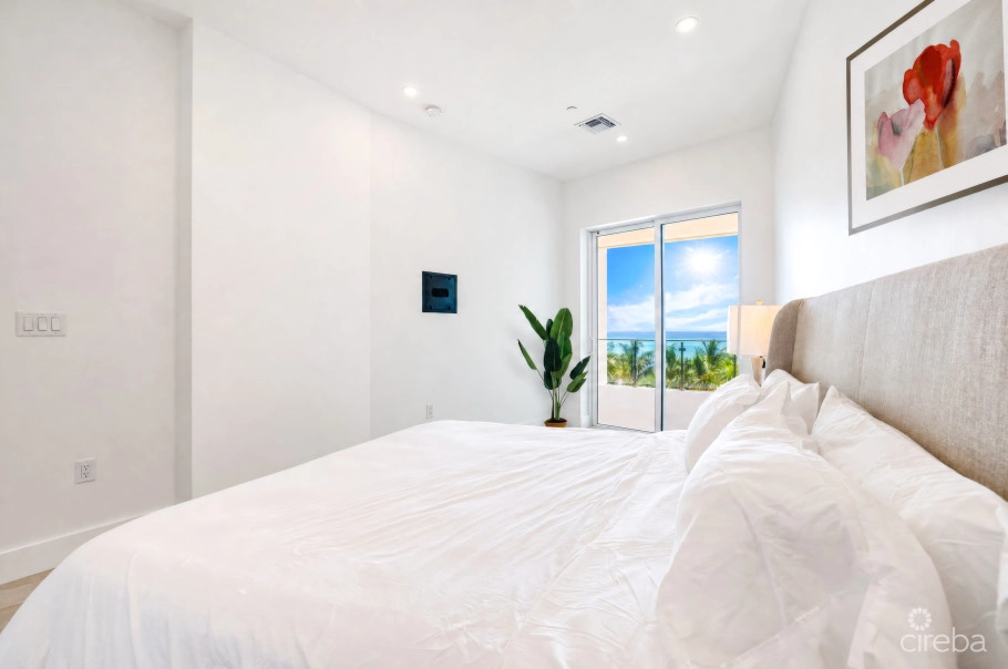 Aura #305 Oceanfront