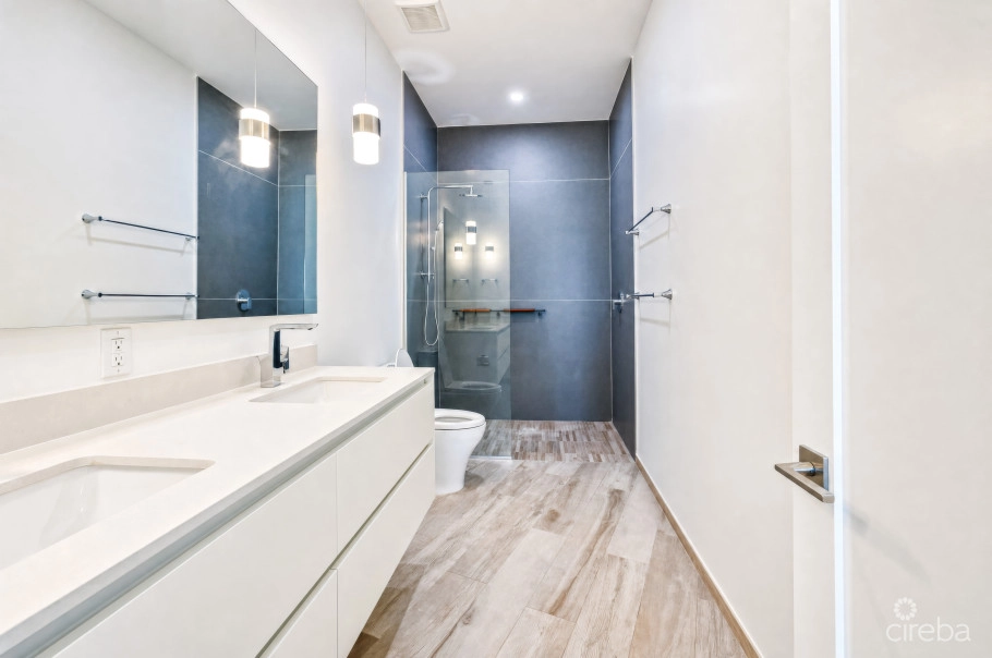 Aura #305 Oceanfront