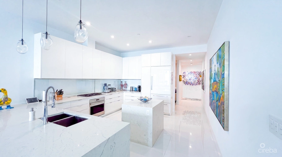 Fin 11 - Oceanfront Condo