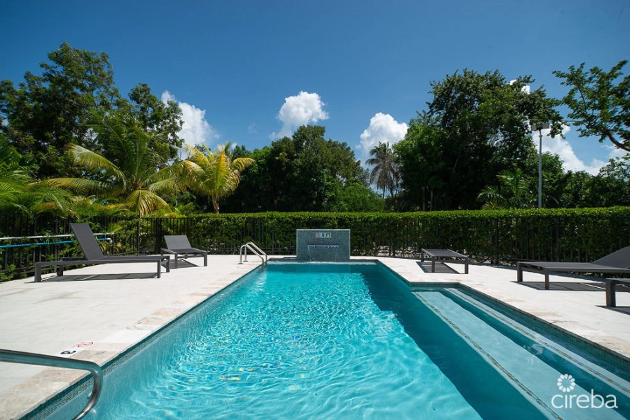 2 Bed 2 Bath Condo 61 West