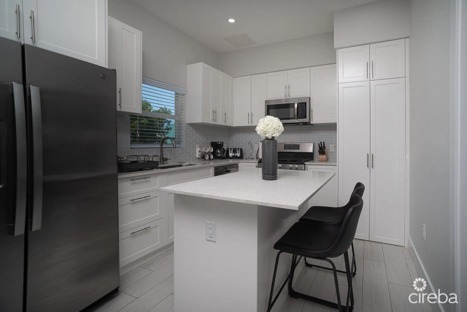 2 Bed 2 Bath Condo 61 West