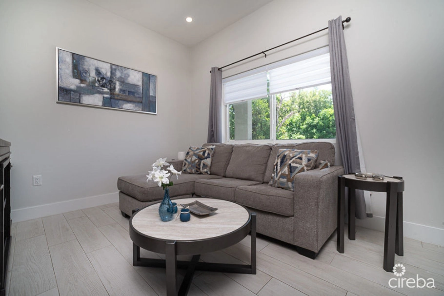 2 Bed 2 Bath Condo 61 West