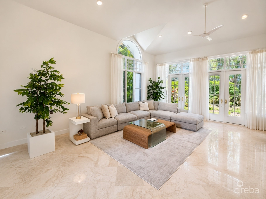 Rare King's Court Villa In Britannia | Seven Mile Beach Corridor