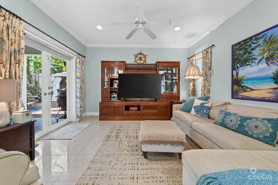 Savannah Newlands Family Home With Pool, Outside Bar & Income-generating Guest Suite