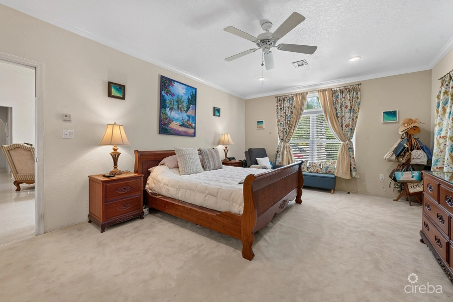 Savannah Newlands Family Home With Pool, Outside Bar & Income-generating Guest Suite