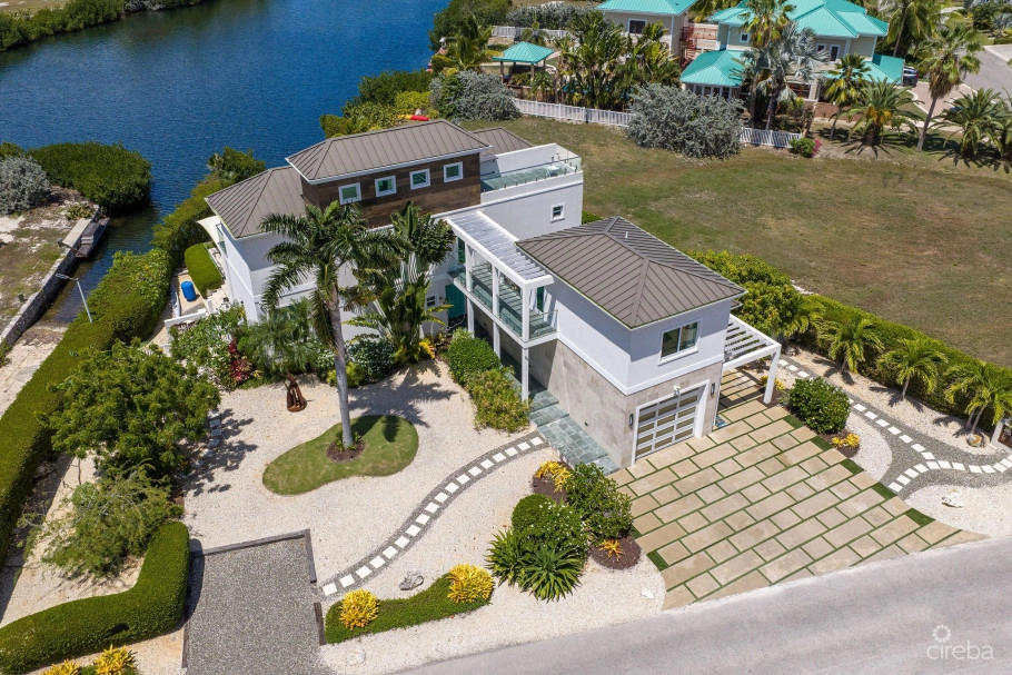 24  Shorewinds Trail, The Shores Family Home
