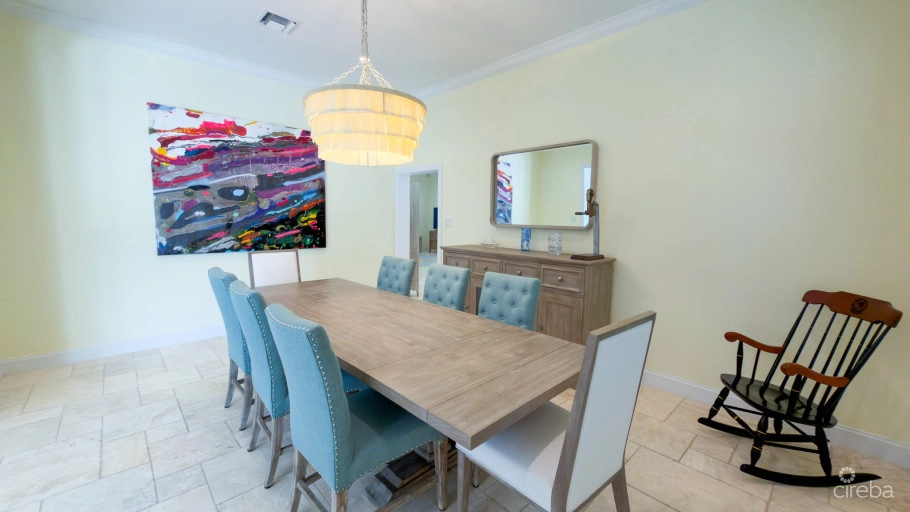 Seven Mile Beach Corridor Family Home