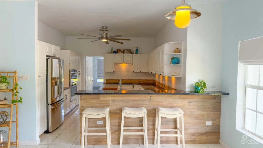 Snug Harbour Andrew Drive - 4 Bedroom Family Home In The Seven Mile Beach Corridor