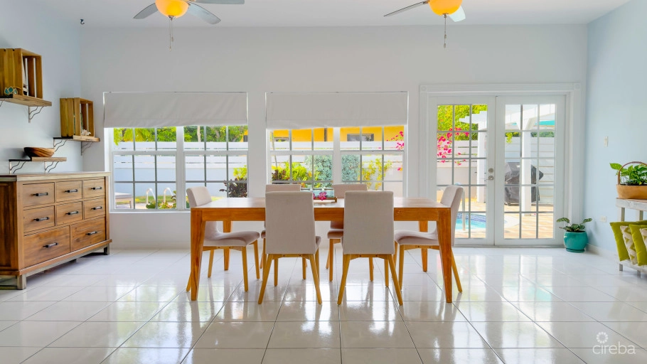 Snug Harbour Andrew Drive - 4 Bedroom Family Home In The Seven Mile Beach Corridor