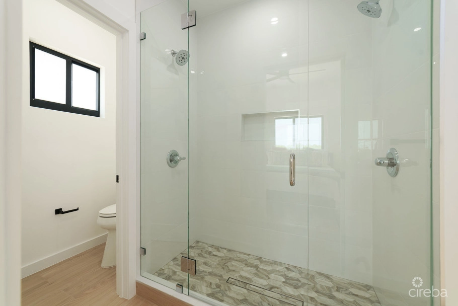 2 Bedroom, 2.5 Bathroom Duplex In Lookout Garden