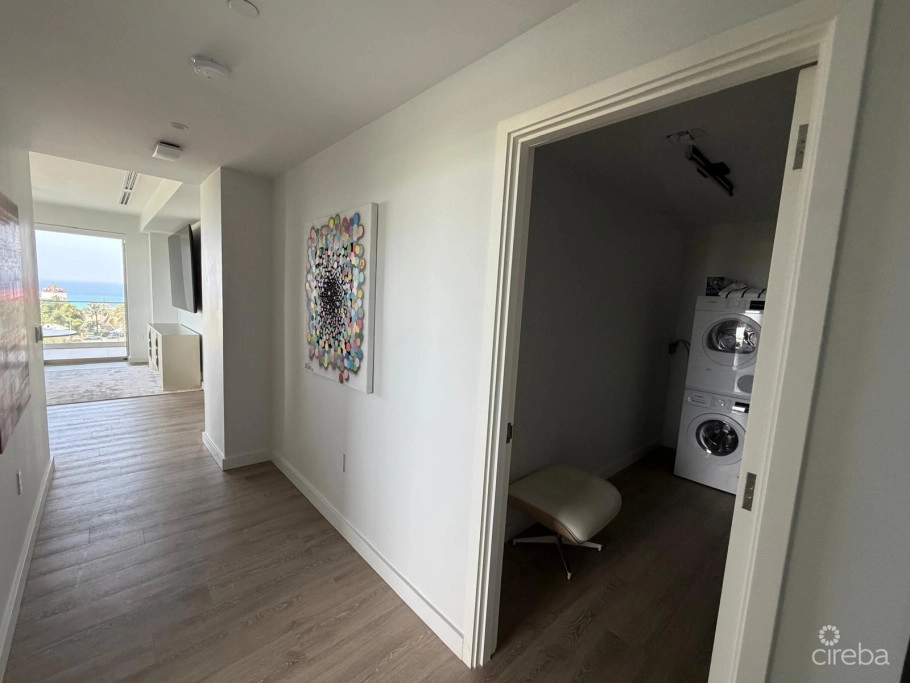 One Gt Designer Furnished, Deeded Parking
