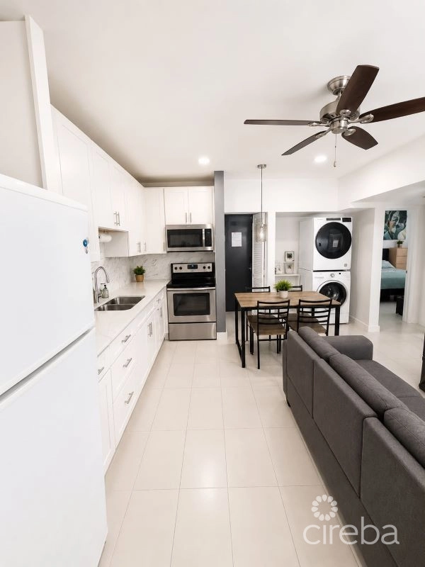 Windsor Lakes Block H, Unit 802