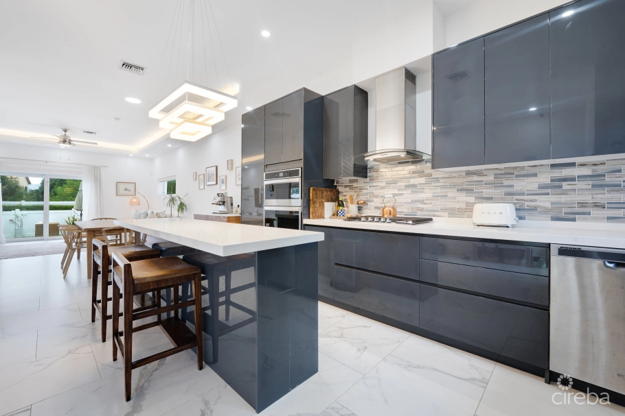 The Mantras #18 | End Unit In South Sound Gated Development