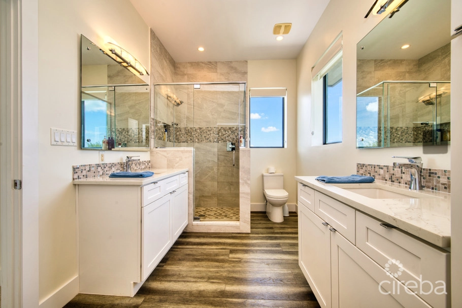 Large Seahaven 2 Bed With Pool - Oceanview And Canal Front