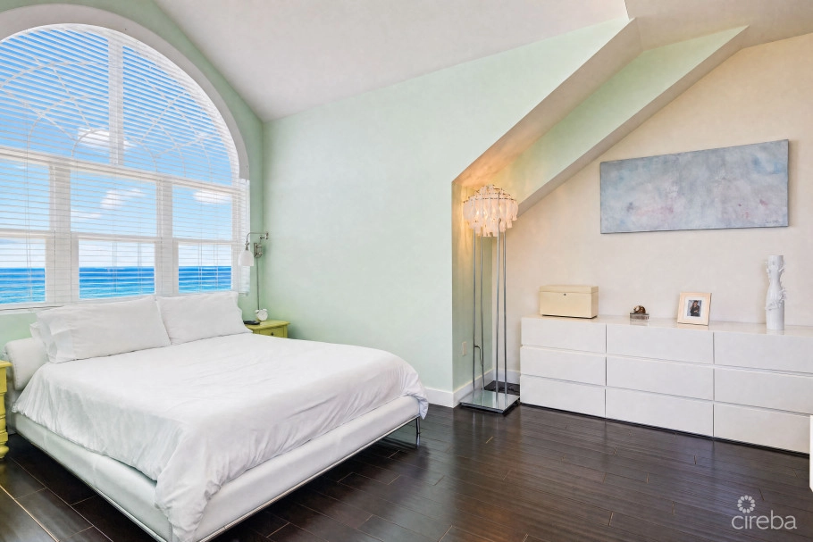 Coconut Bay 121 Ocean Front Residence