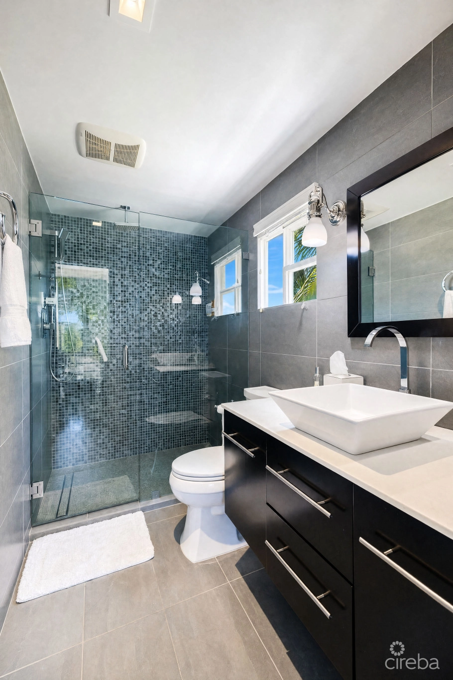 Coconut Bay 121 Ocean Front Residence