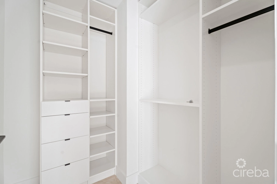 3 Bedrooms + Roof Terrace At The Meadows At Batabano - Residence 504