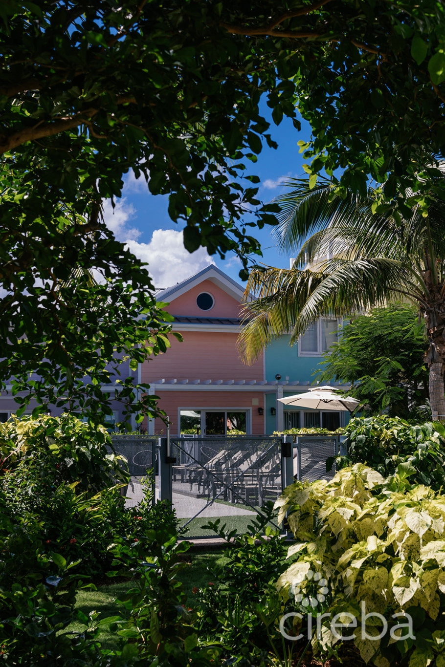 3 Bedrooms + Roof Terrace At The Meadows At Batabano - Residence 504