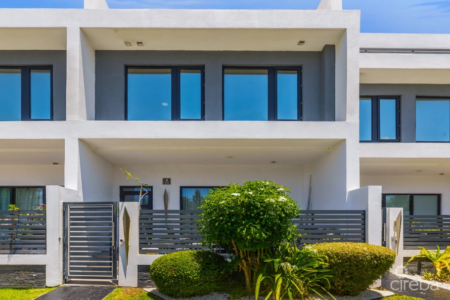 Vela #54, South Sound - Phase 1 - Ocean Views
