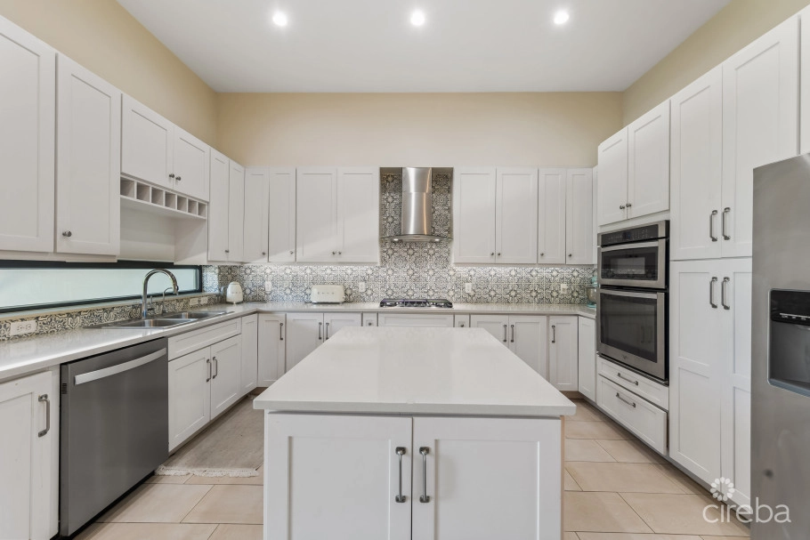 Vela #54, South Sound - Phase 1 - Ocean Views